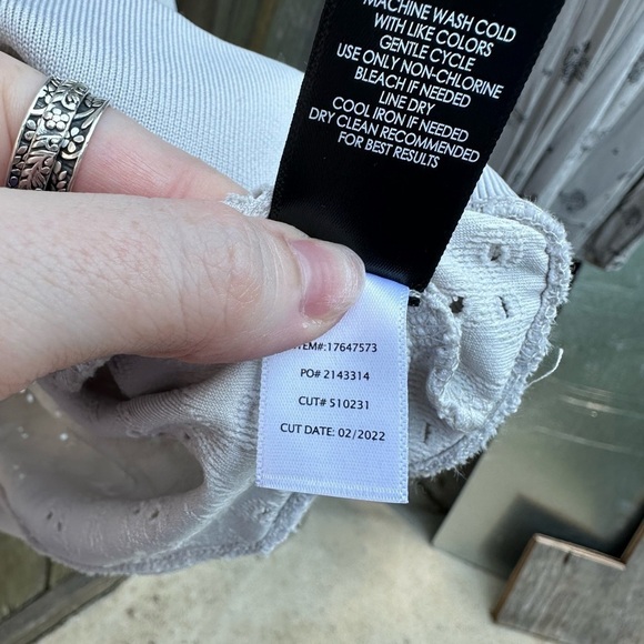 Torrid Light Grey Perforated Zip Up Bomber Jacket in Eyelet Stone Size 5X - Picture 13 of 14